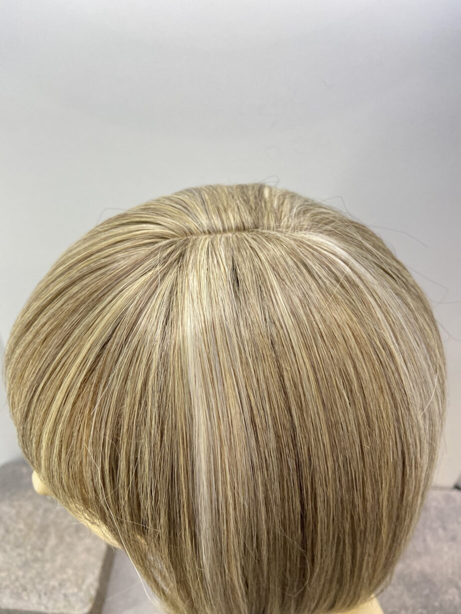 Ash blonde silky soft wig. Blls42