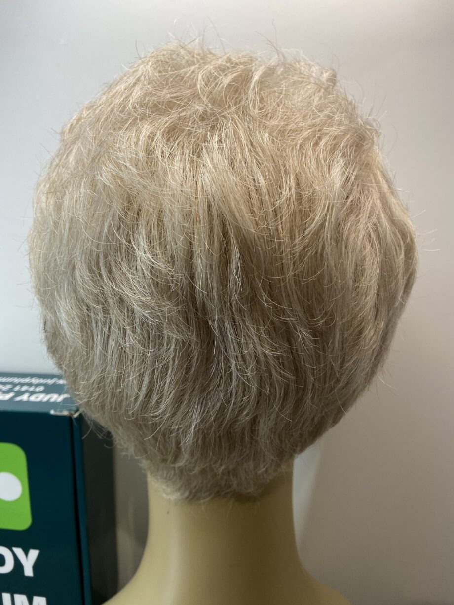 New blonde short wig. Blsw153