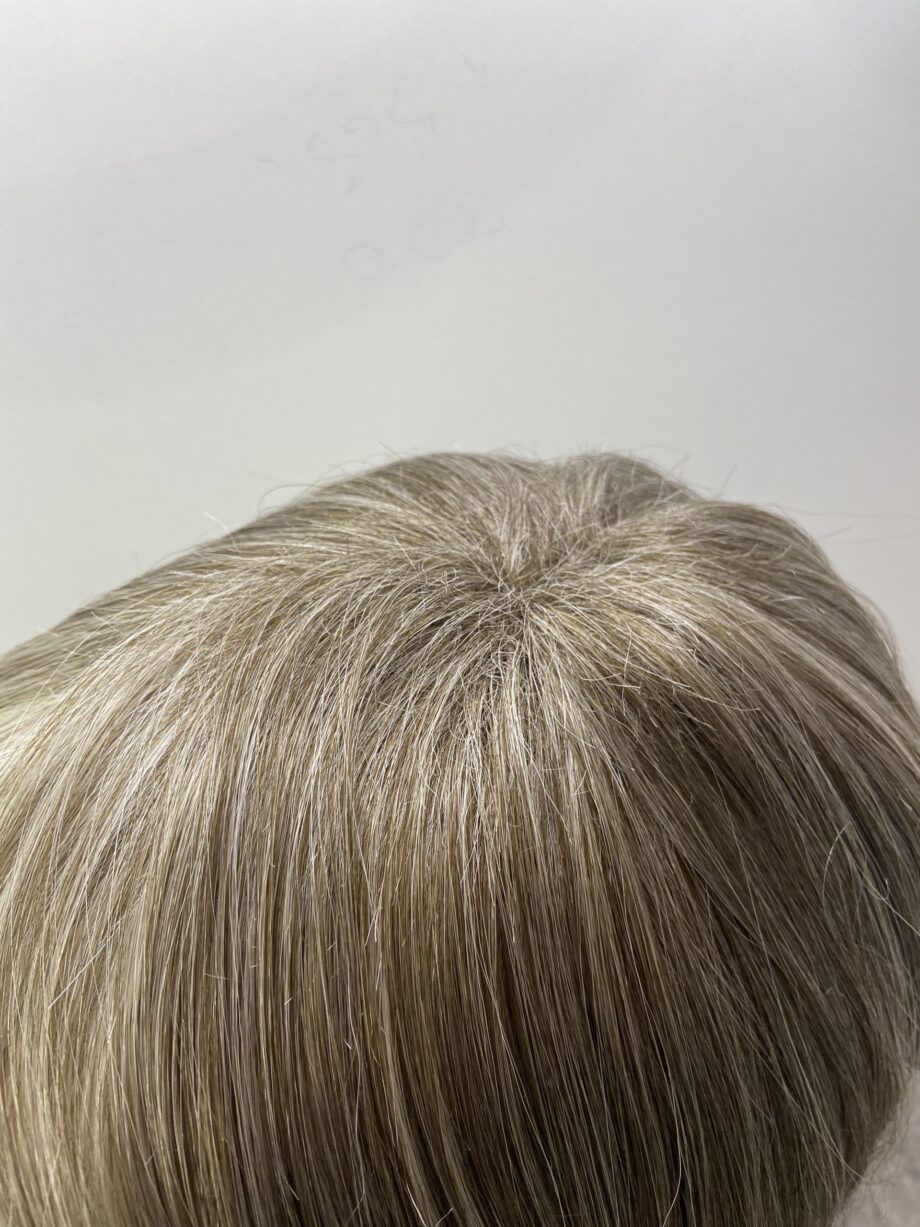Ash blonde/ grey. Bob. Gms104