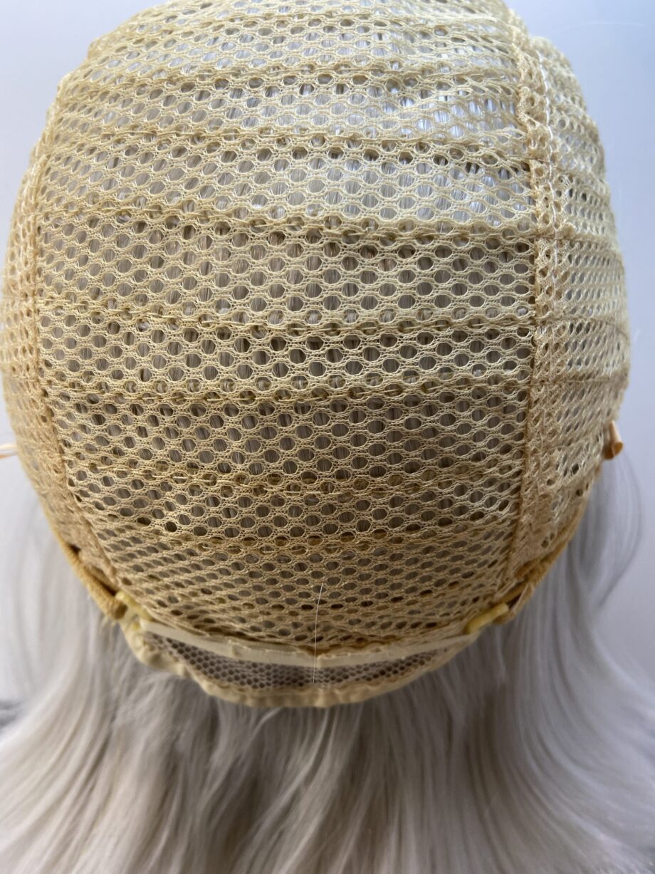 Silver white long sleek wig. Wls89