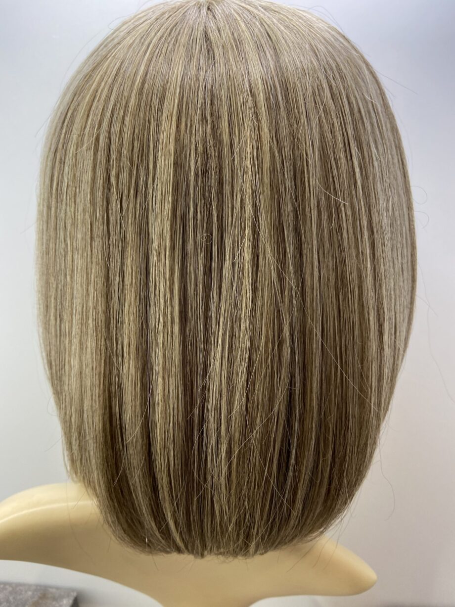 Ash blonde silky soft wig. Blls42