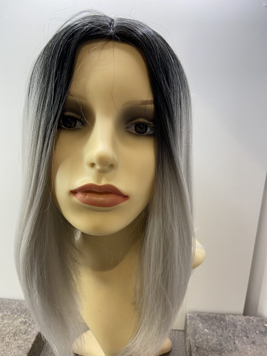 Rooted silver wig. Plgls535