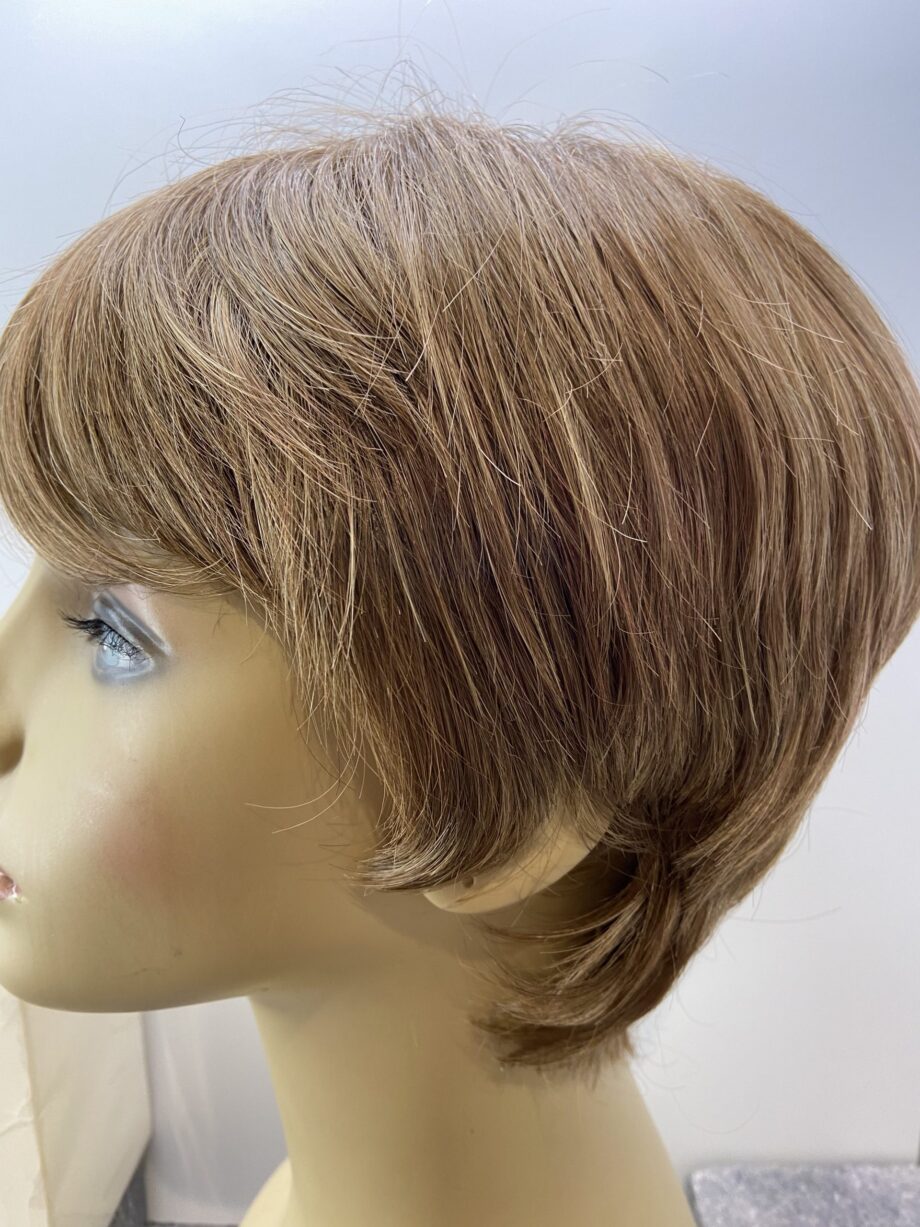 Sort brown Noriko wig. Bbrss180