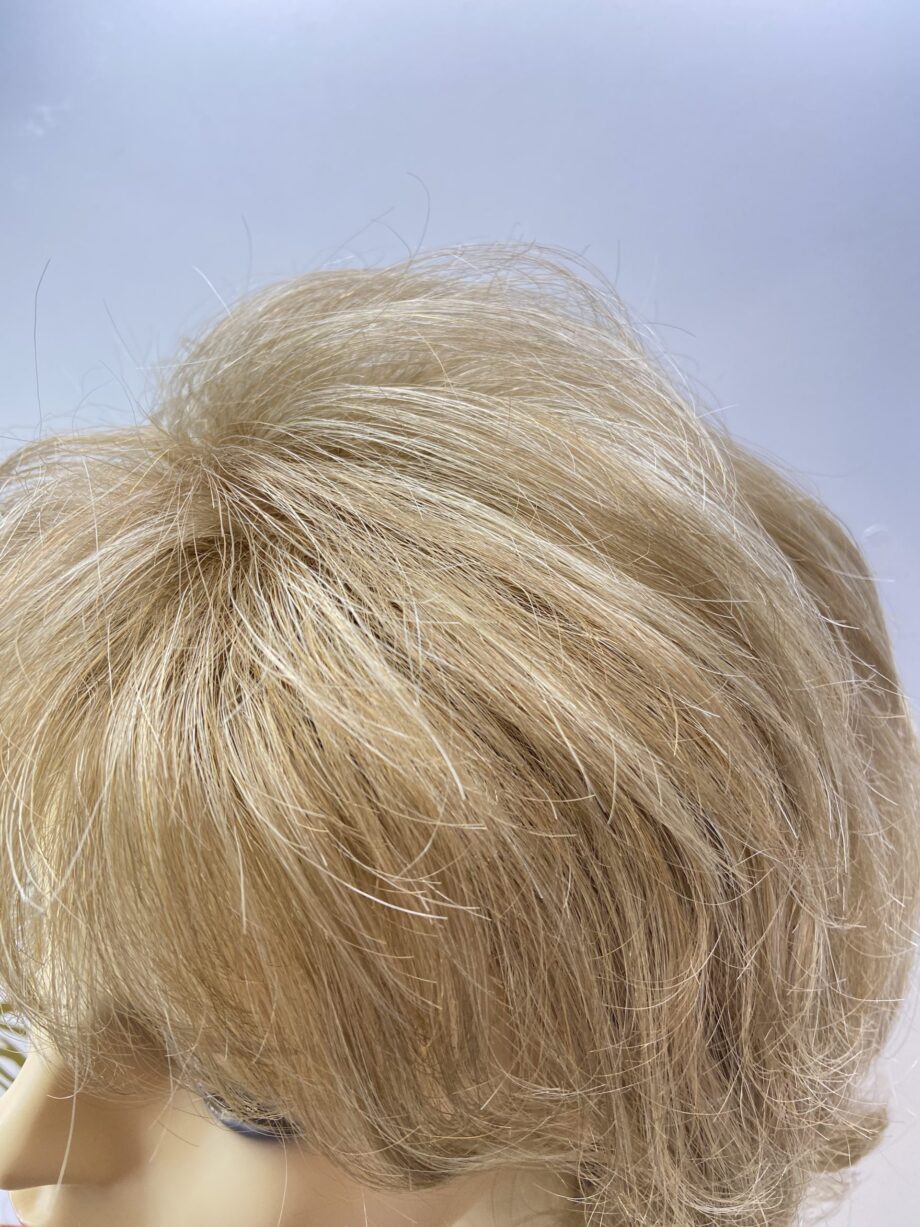 Noriko spring honey wig. Bbllw178