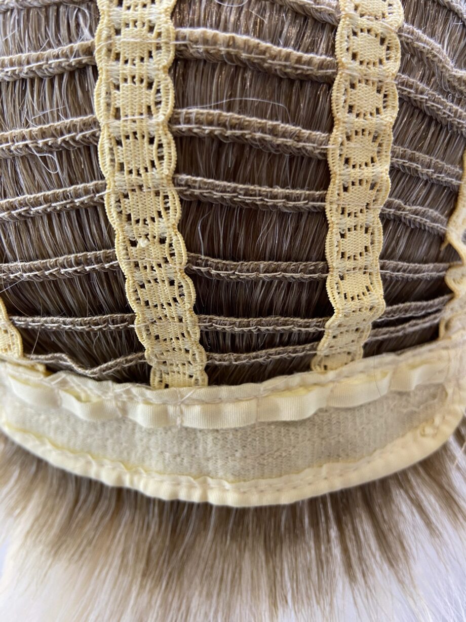 Light Blonde rooted   Plblss47