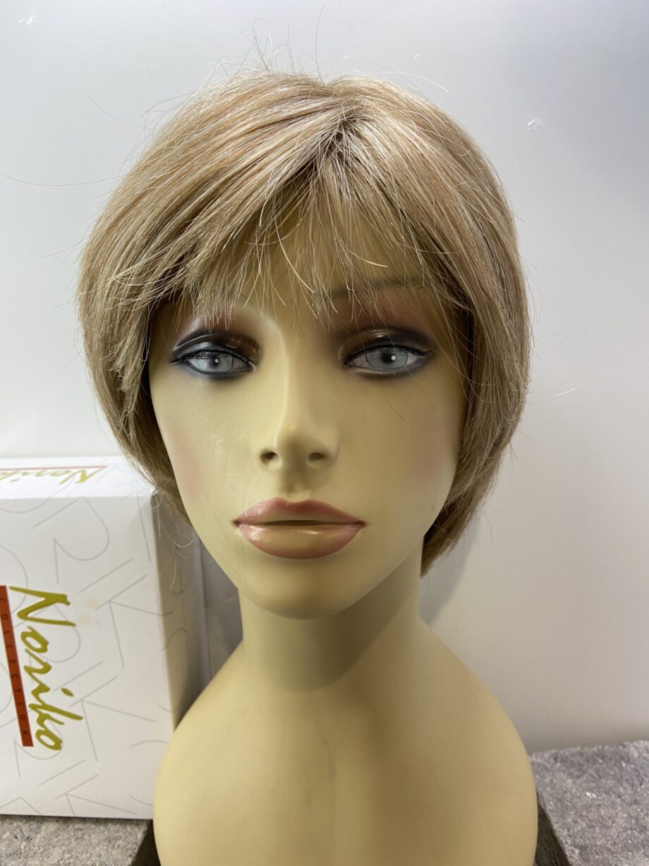 Gold Blonde short highlighted wig. Bblms176