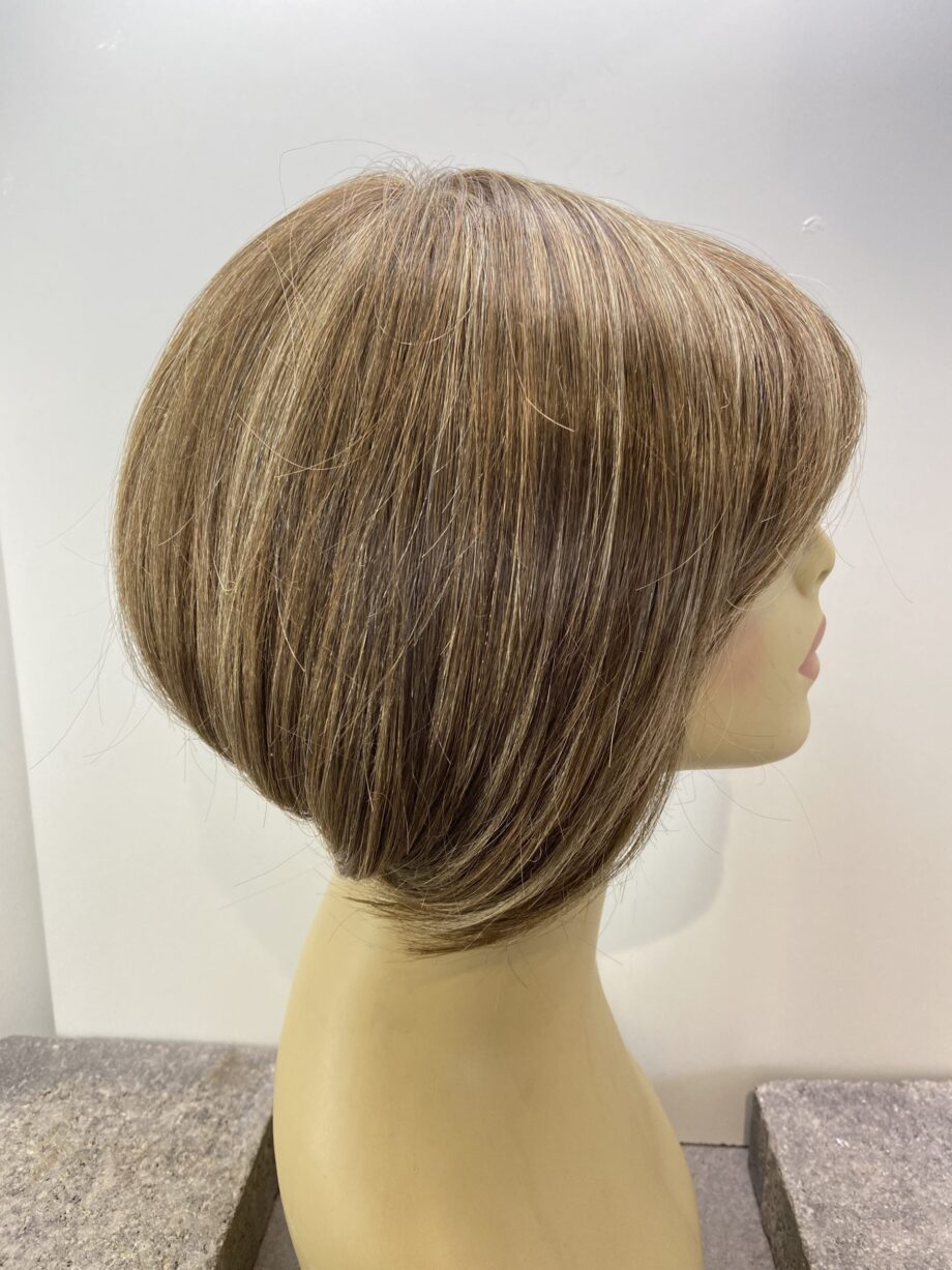 Stylish brown wig. Bbrms163