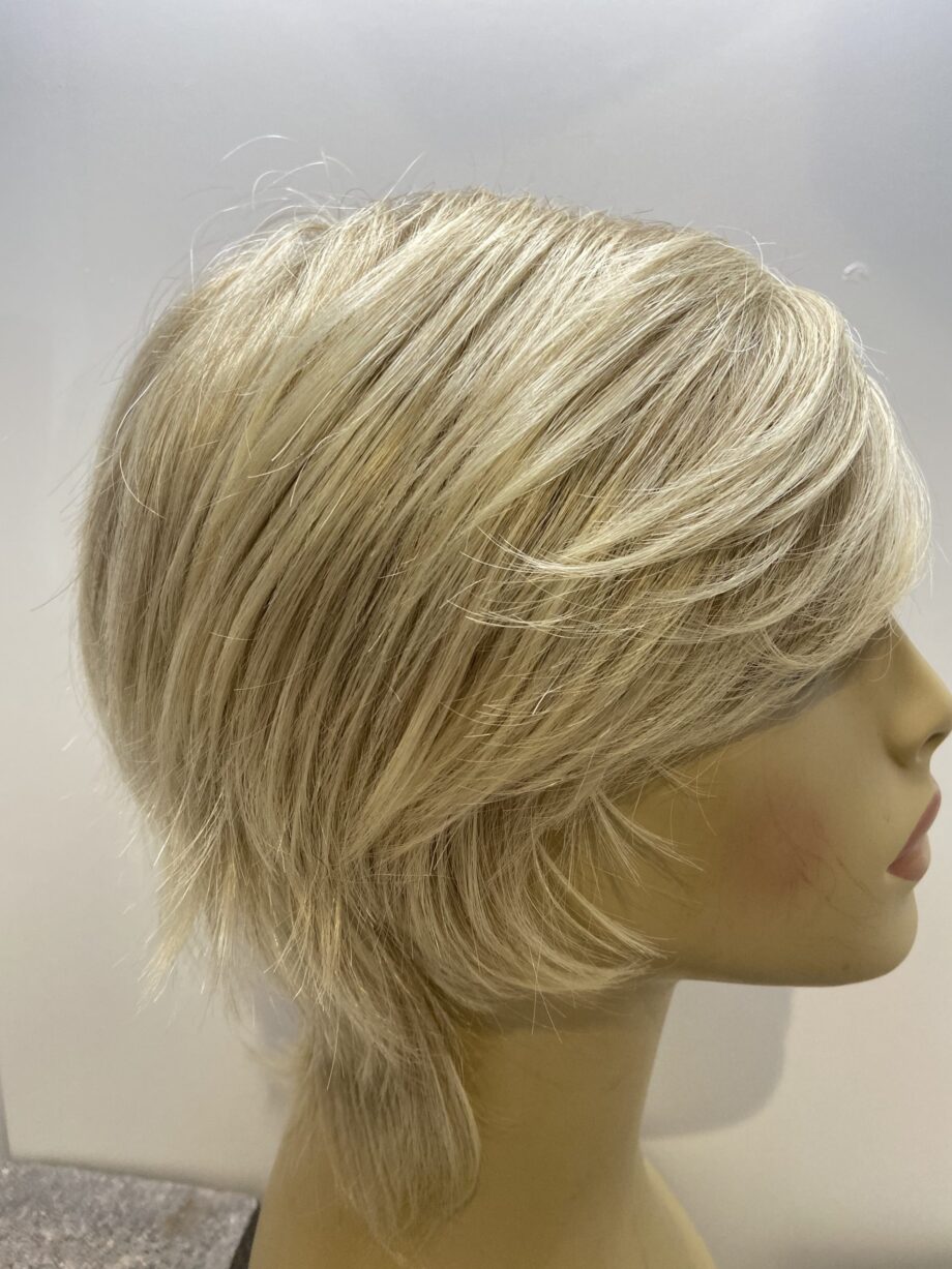 Blonde short hair world. Plblss527