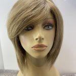 Blonde medium wig. Plblms45