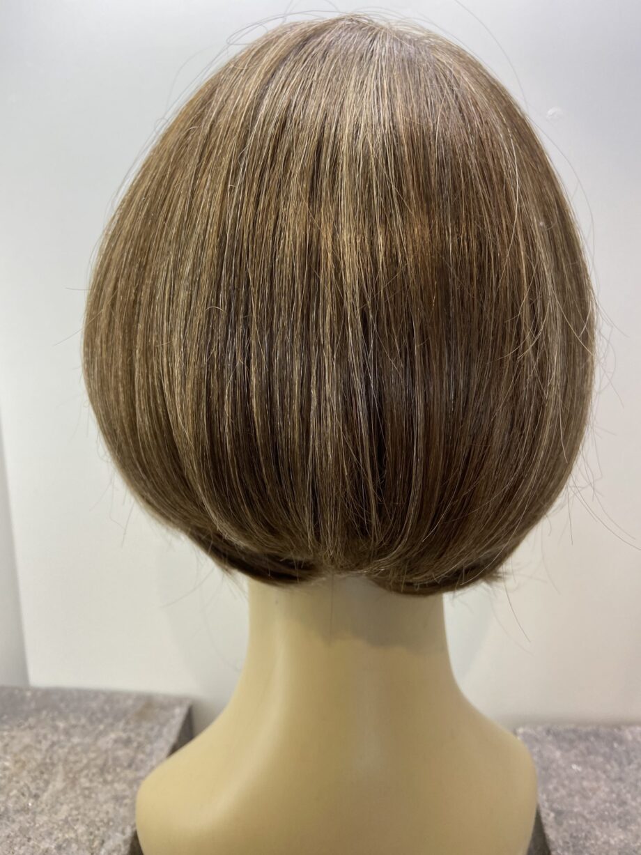 Stylish brown wig. Bbrms163