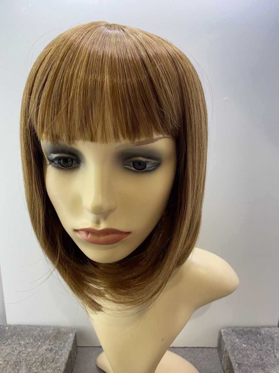 Shiny light brown wig. Plbrms537
