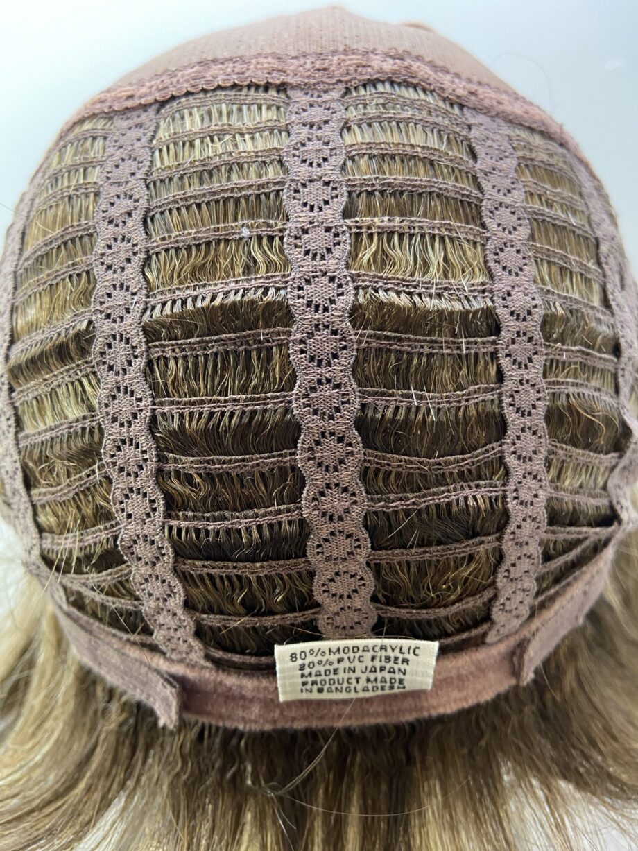 Stylish brown wig. Bbrms163