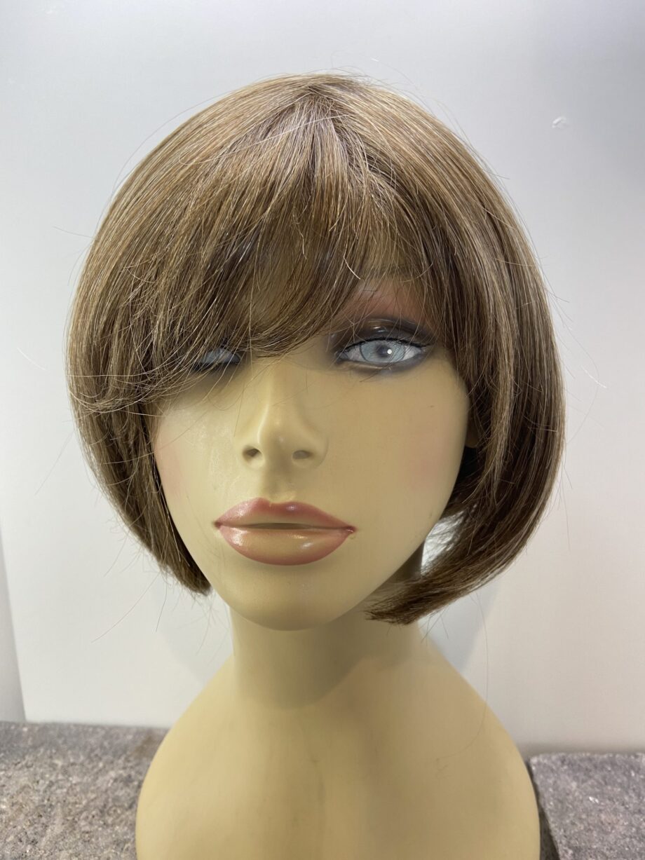Stylish brown wig. Bbrms163