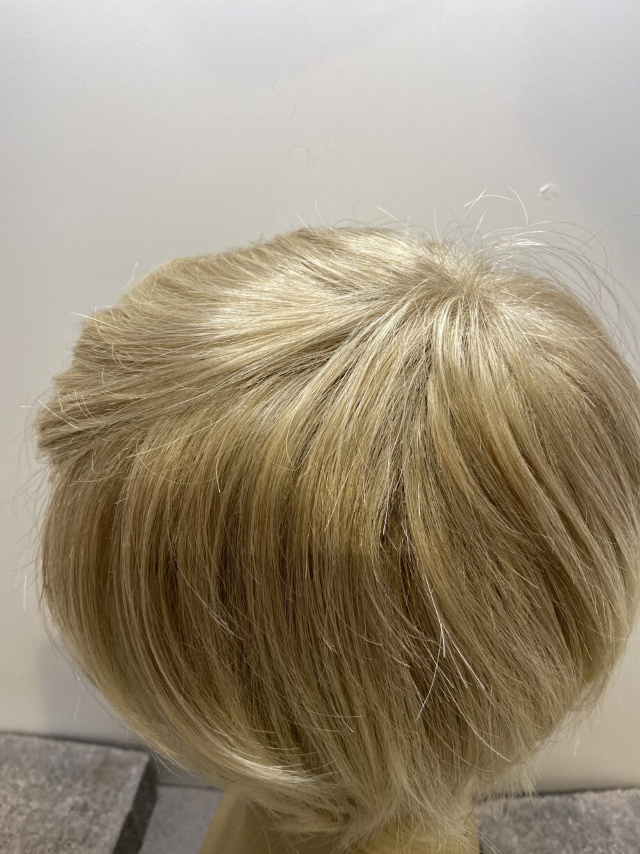 Blonde short hair world. Plblss527