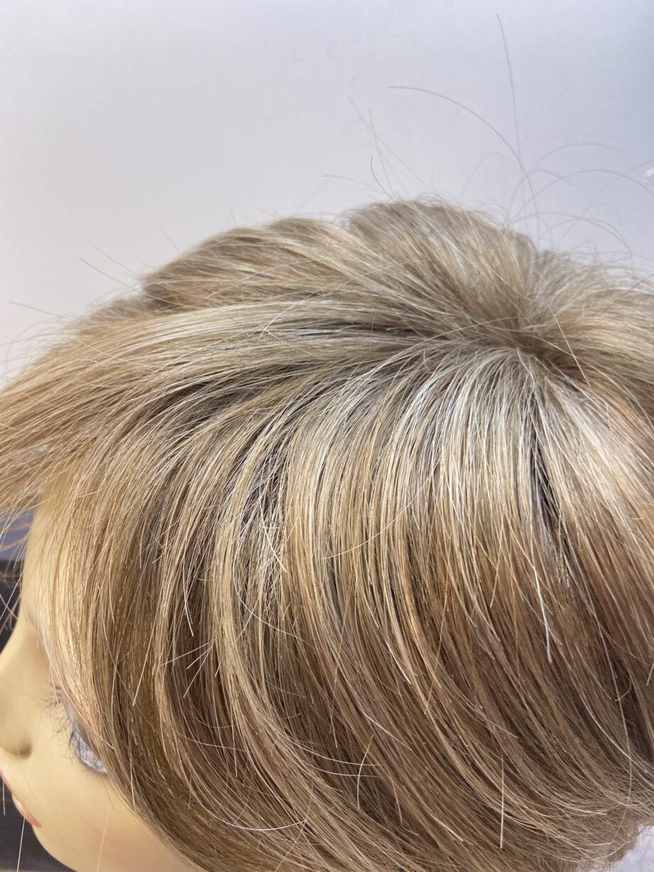 Light brown stylish wig. Bbrss168