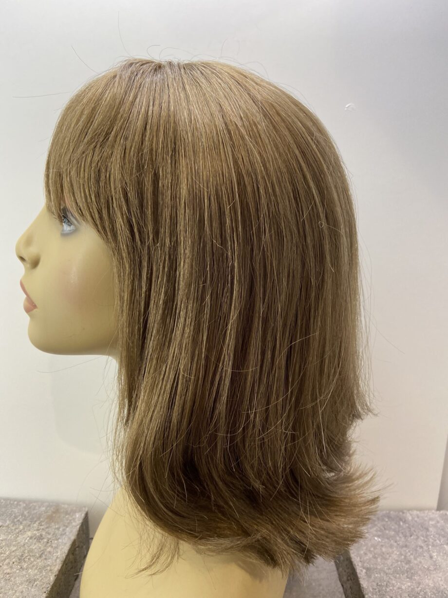 Gorgeous brown long wig. Plbrls542