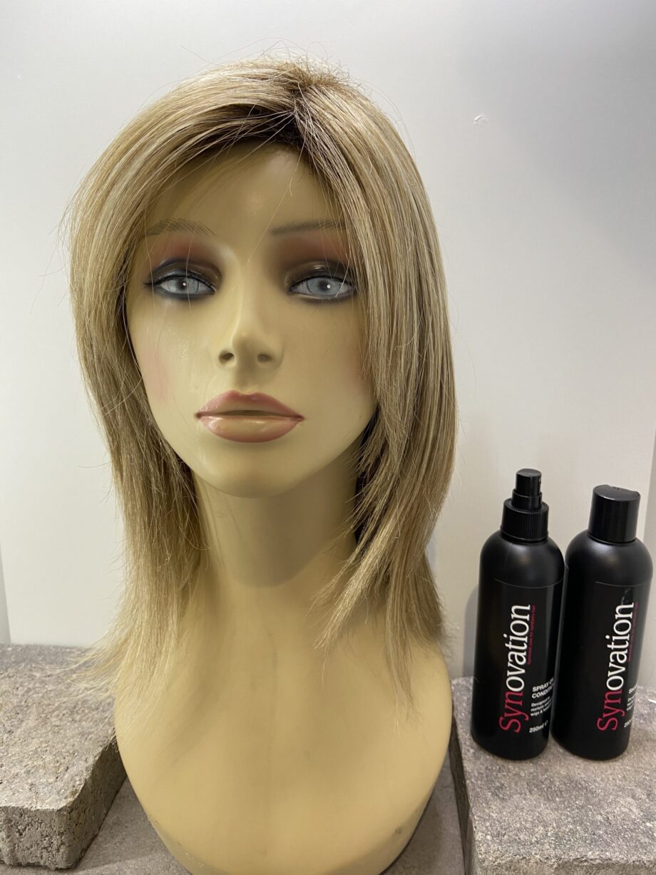 Rooted blonde long with products. Plblls521