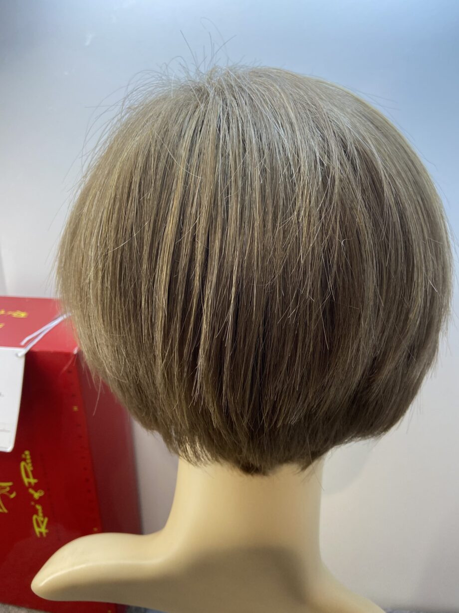 Sleek stylish blonde. Bblss169