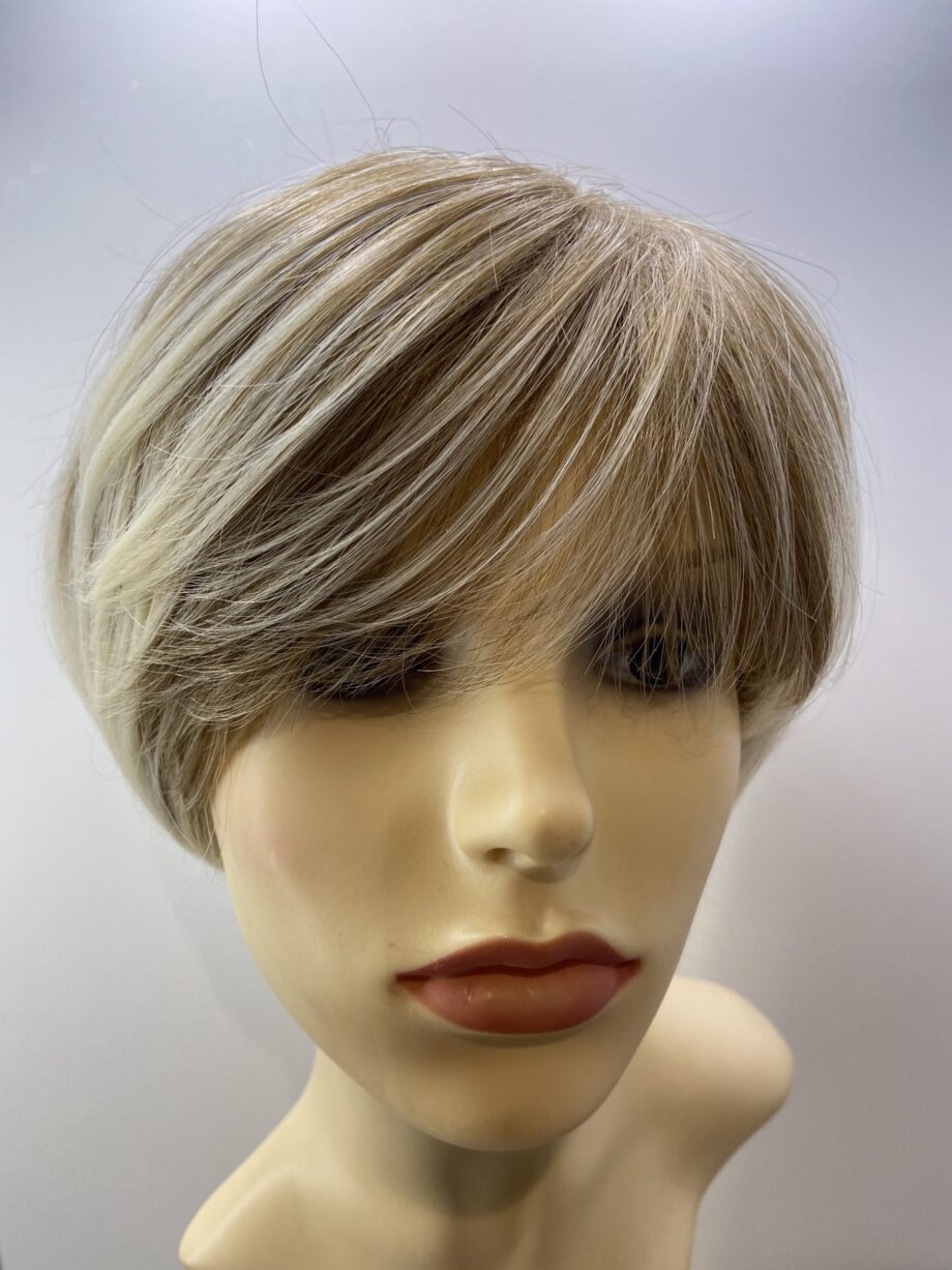 Light Blonde rooted   Plblss47