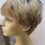 Stylish short light brown wig. Bblss166