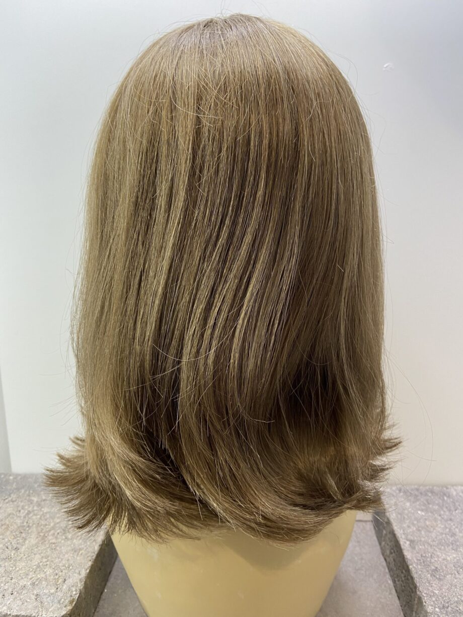 Gorgeous brown long wig. Plbrls542