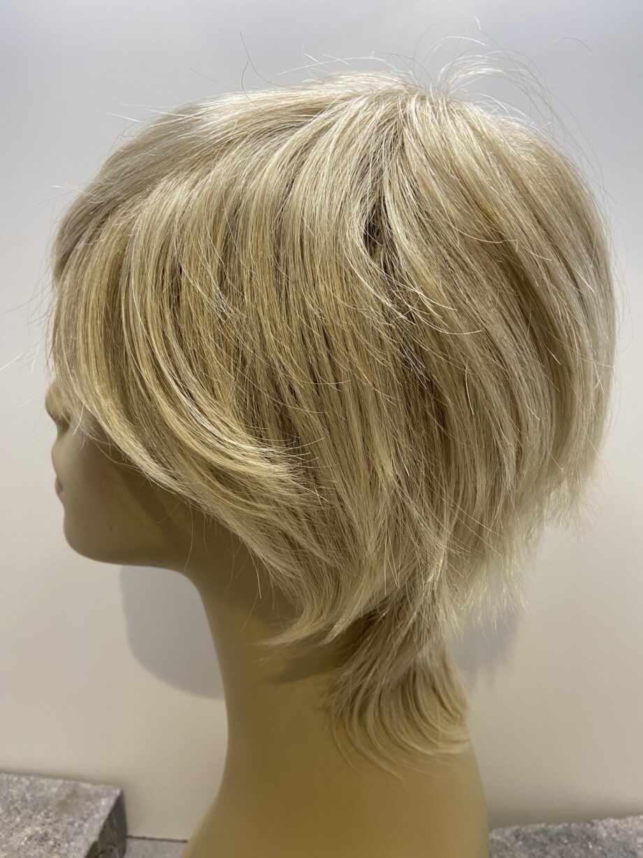 Blonde short hair world. Plblss527