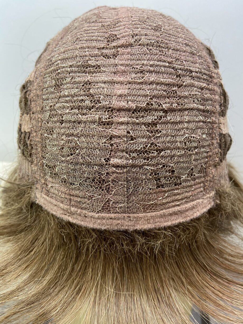 Sort brown Noriko wig. Bbrss180