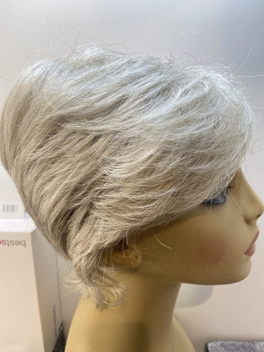 Light platinum grey. Bgss167