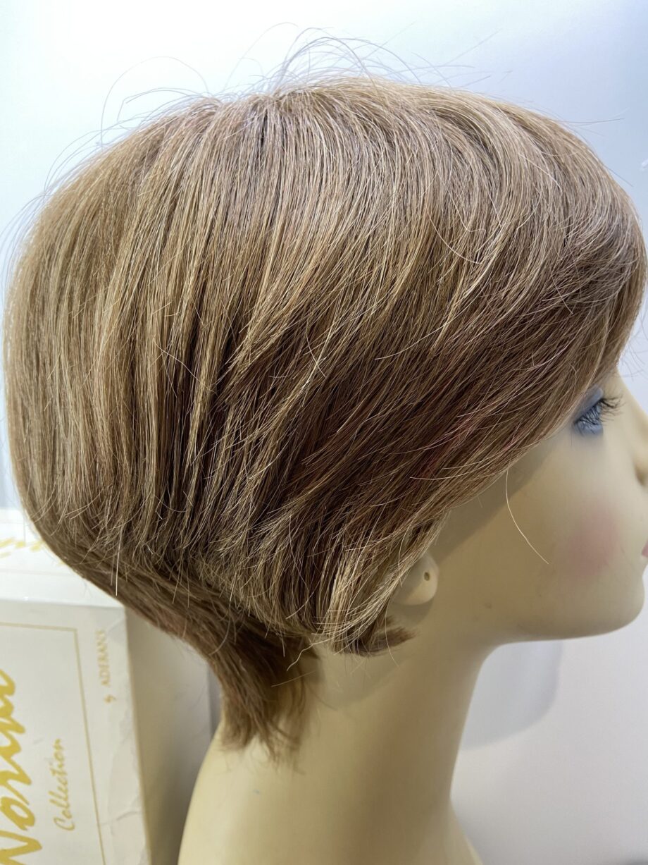 Sort brown Noriko wig. Bbrss180