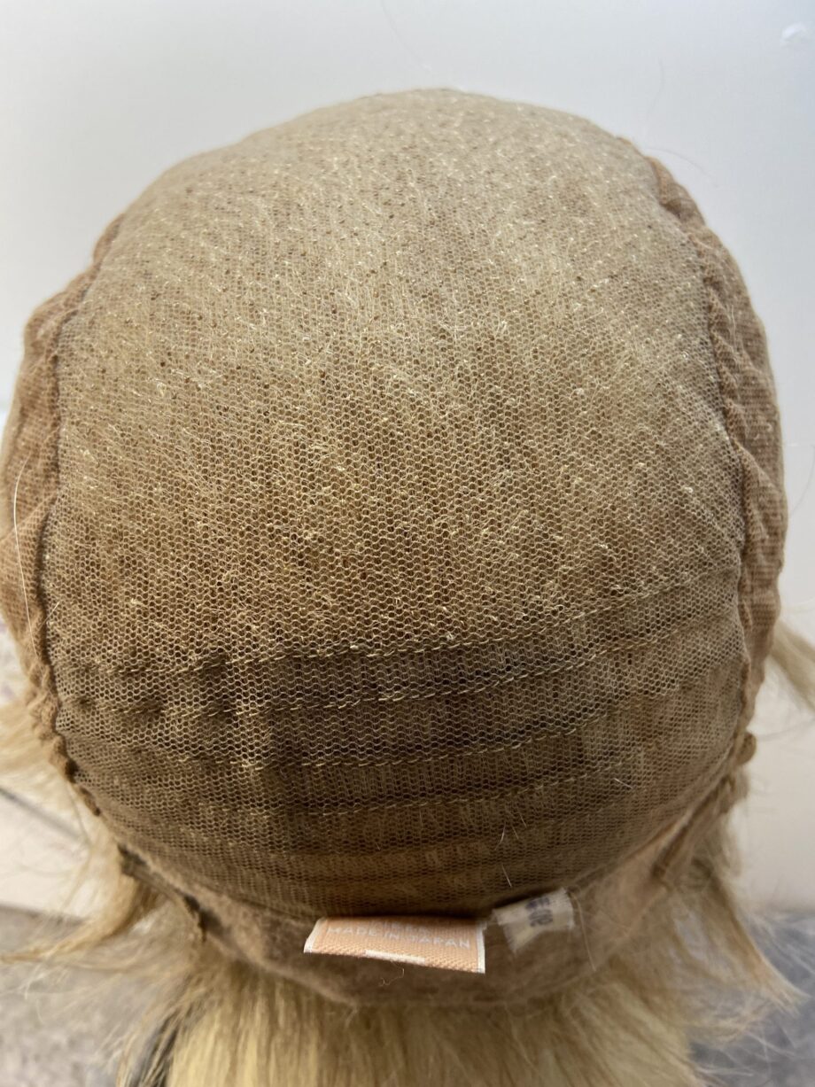 Shiny soft cap blonde short. Bblss165