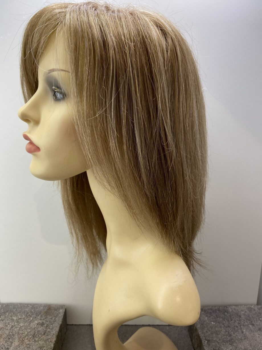 Long blonde highlighted. Plblls523