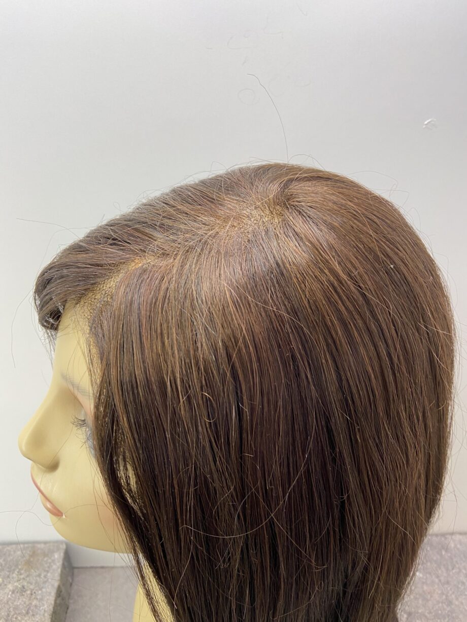 Chestnut brown long wig. Brls33