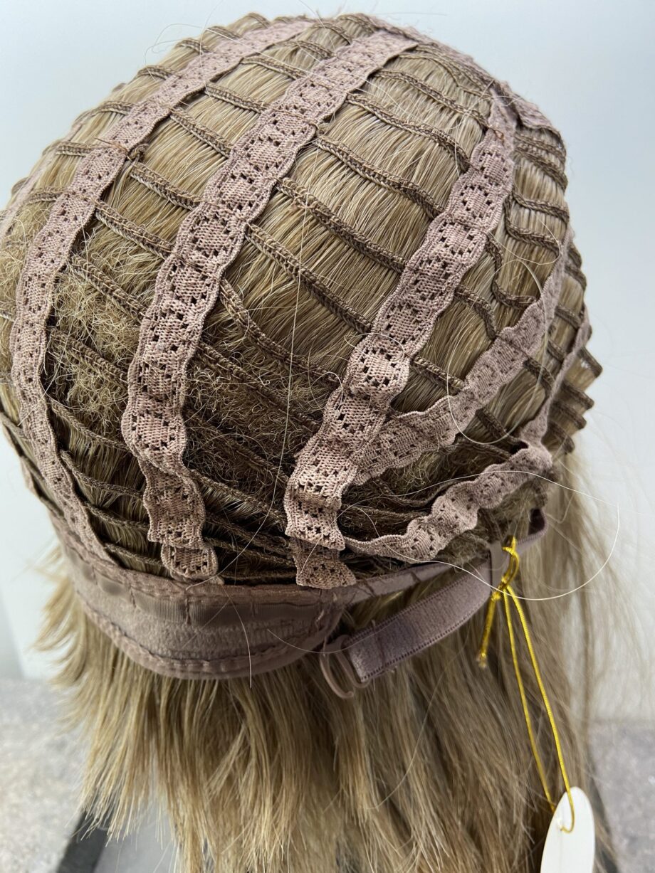 Light brown mid length wig. Brms305