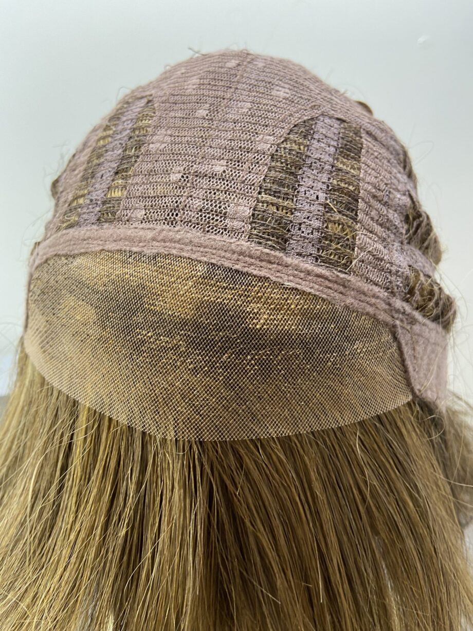 New stylish mid length brown wig. Bbrms193