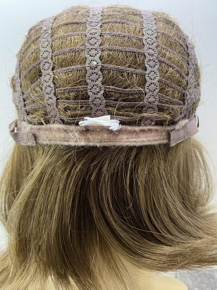 Long light brown wig. Brls310