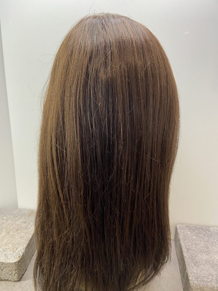 Chestnut brown long wig. Brls33