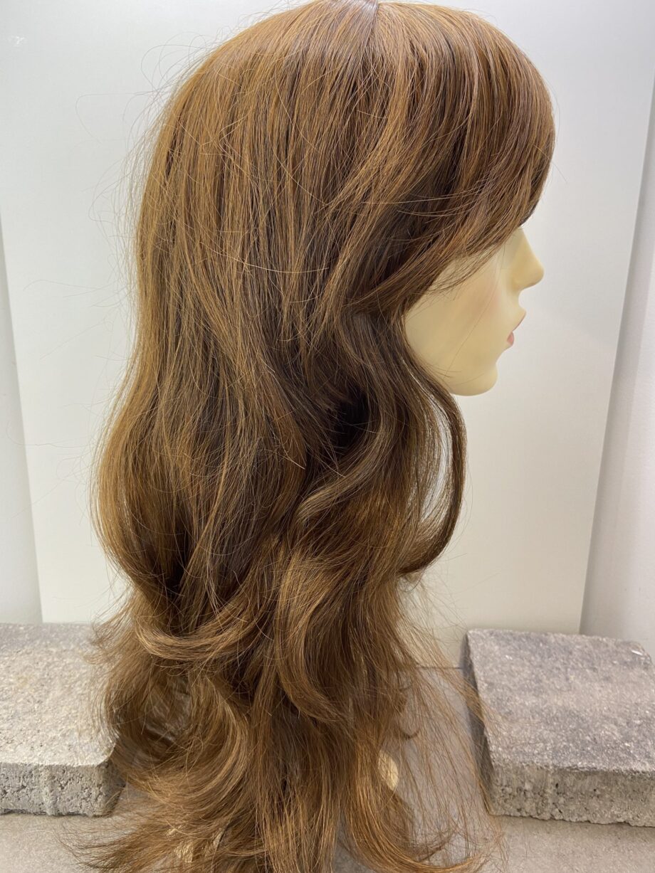 Long brown wavy wig. Brlw77