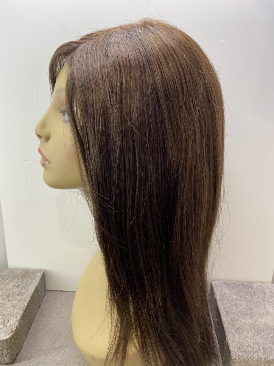 Chestnut brown long wig. Brls33