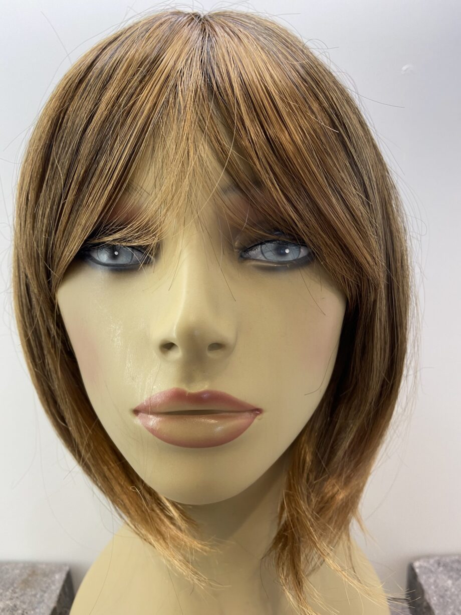 Shiny brown highlighted wig. Brms302