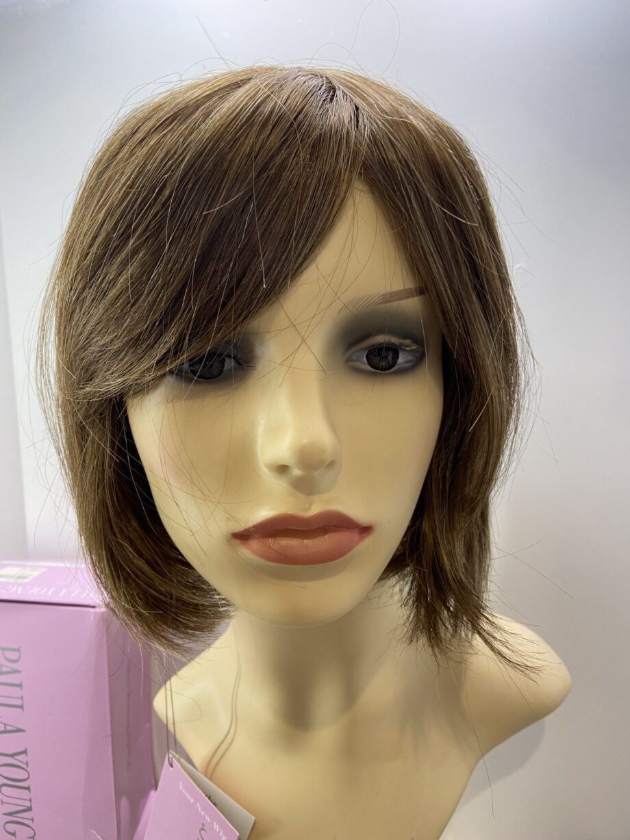 New brown wig. Tags on. Bbrms196