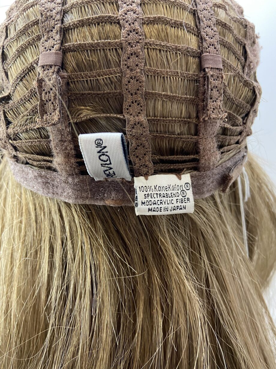 New Sandy brown long wig. Blls39