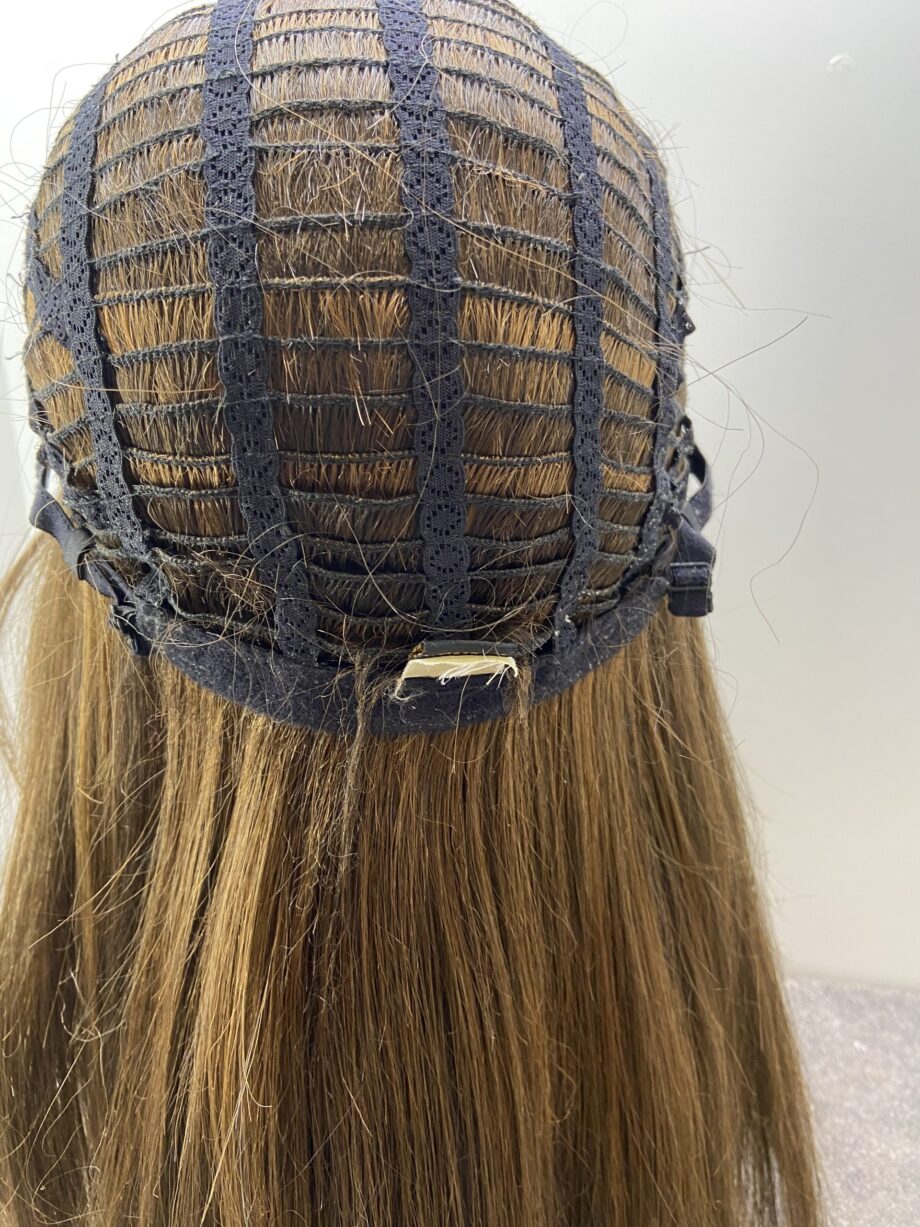 Long highlighted brown wig. Brls32