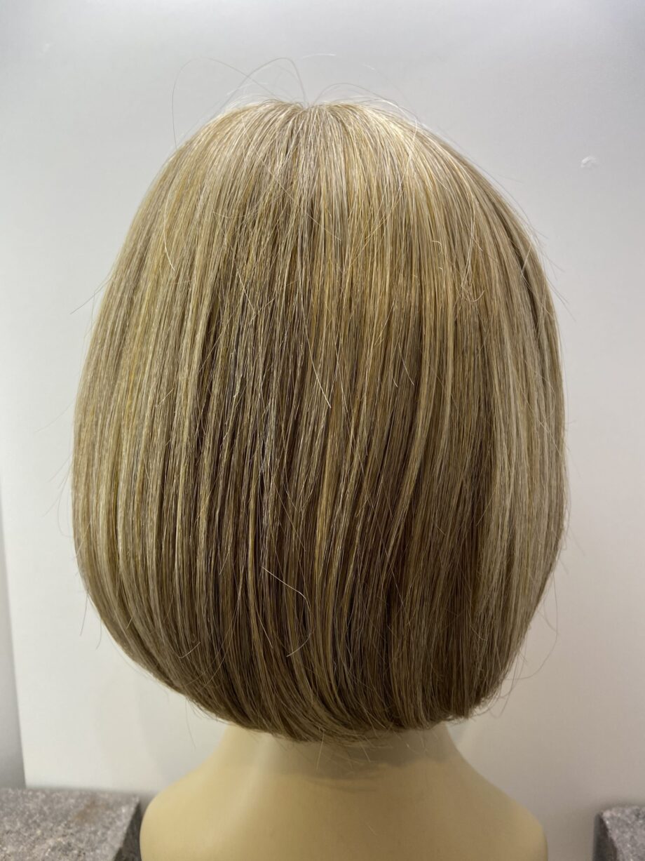 Soft cap blonde Bob. Blms307