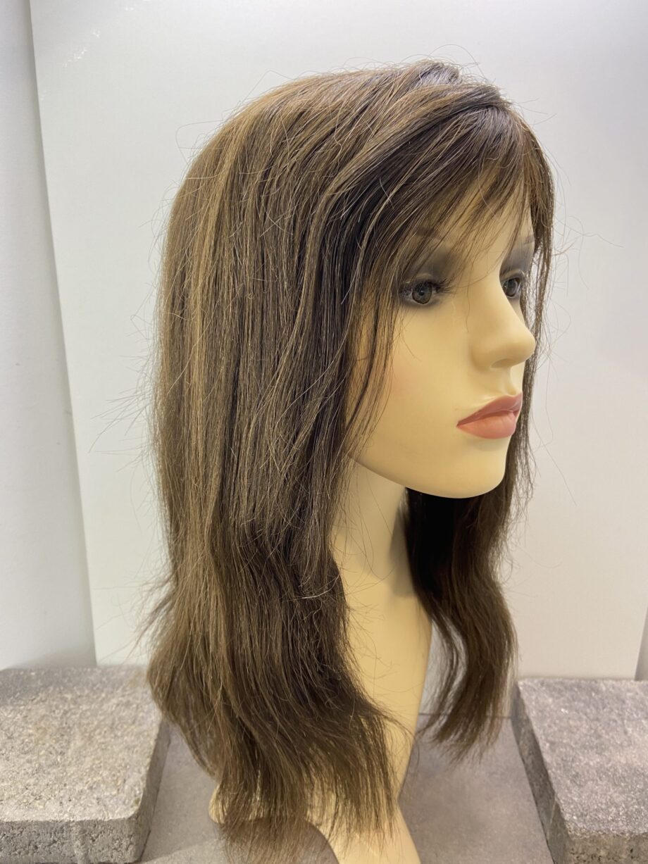 Long brown wig. Brls34