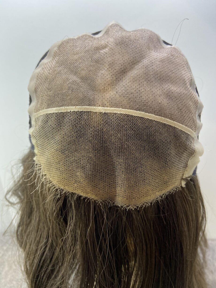 Long brown wig. Brls36