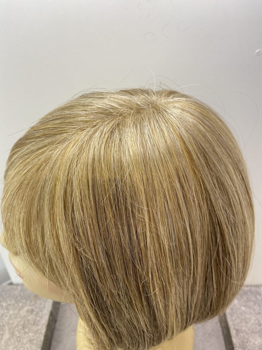 Soft cap blonde Bob. Blms307