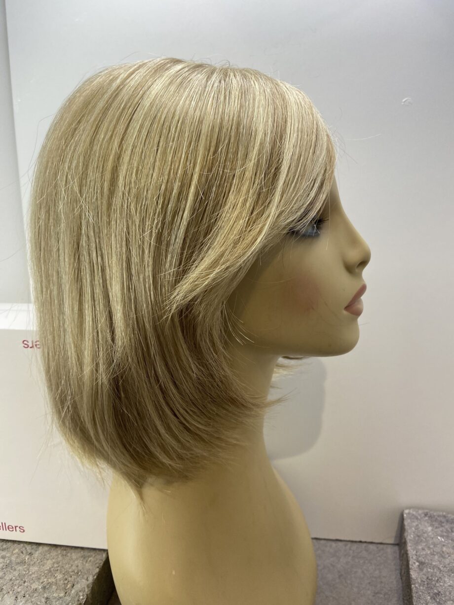 New blonde wig. Bblms180
