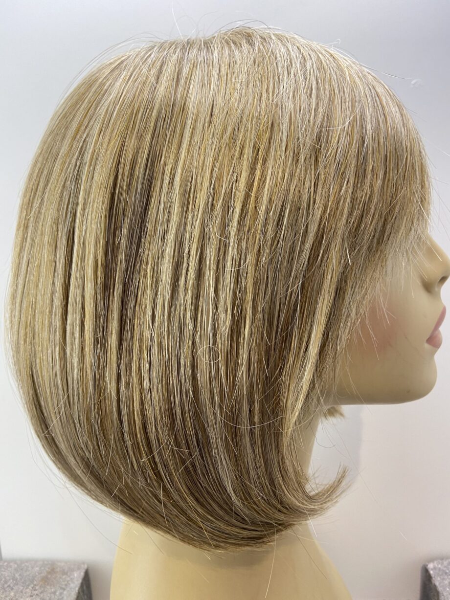 Soft cap blonde Bob. Blms307