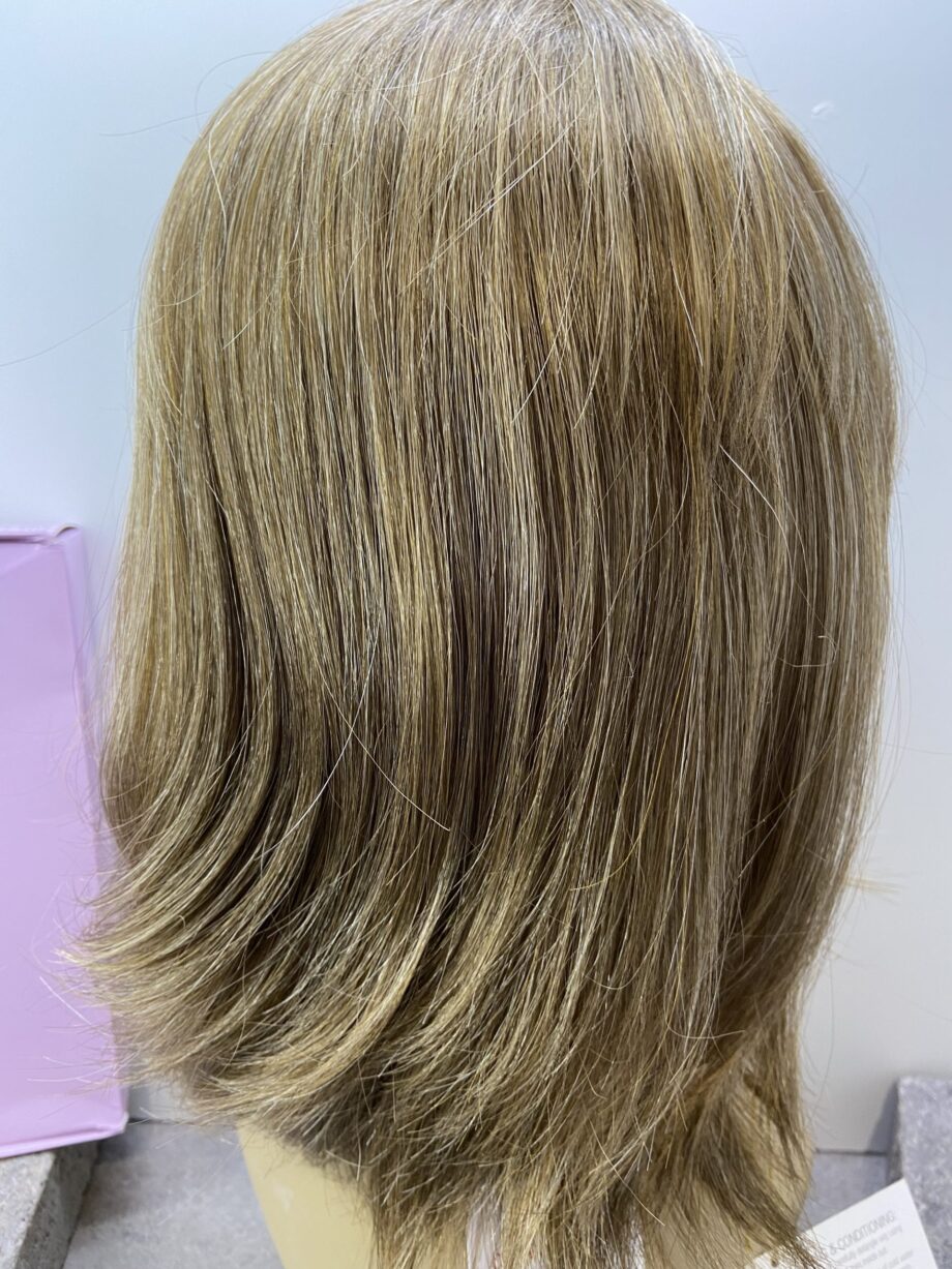 Dark blonde new wig. Bblls195