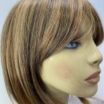 Shiny brown highlighted wig. Brms302